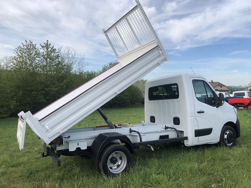 Renault Master (2020) 2.3TDi pouze 29000km 3.3m x 2m - fotka 4 z 14