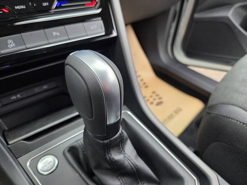Volkswagen Touran (2026) 1.5 TSI DSG 7míst - fotka 27 z 48