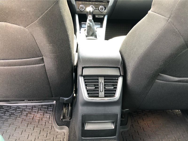 Škoda Octavia 1,4 TGI  STYLE - fotka 22 z 28