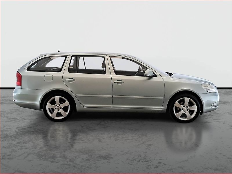 Škoda Octavia (2011) 1.9 TDI, po STK, slušný stav - fotka 6 z 17