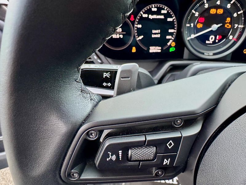 Porsche 911 (2020) Approved BOSE Střecha 20/21