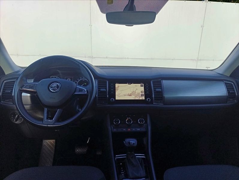 Škoda Kodiaq 2,0 TDi 4x4 DSG 7.míst Navi - fotka 16 z 38