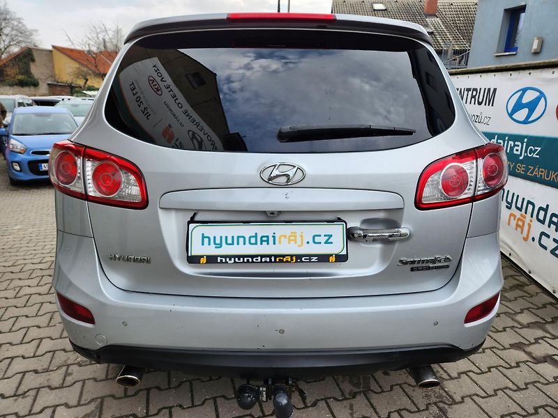 Hyundai Santa Fe (2010) 2.2-145kw-facelift-4x4-tažné - fotka 9 z 23