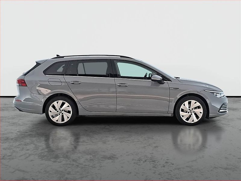 Volkswagen Golf (2023) 1.5 TSI - fotka 6 z 21