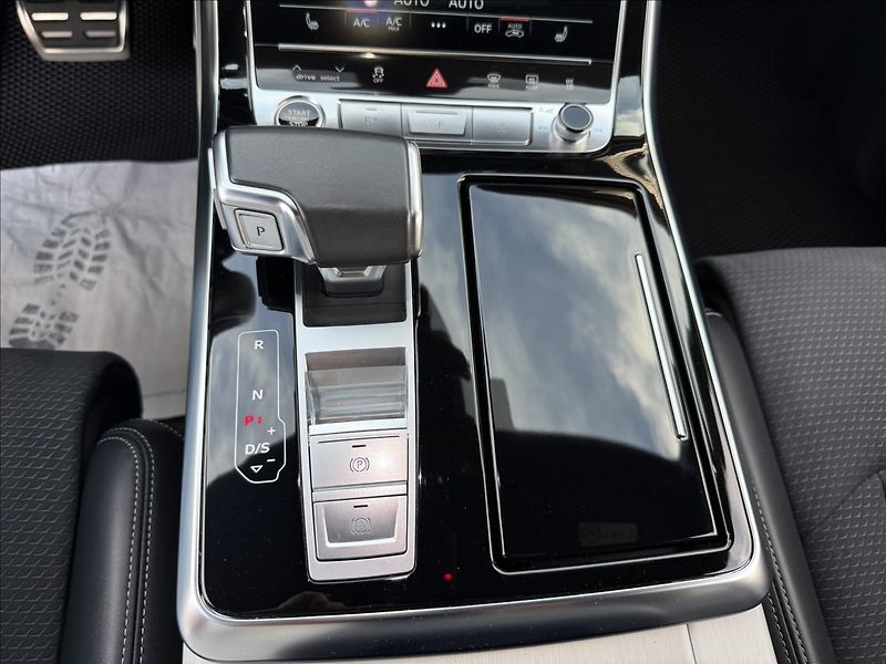 Audi Q7 50 TDI S-Line Quattro - fotka 11 z 37