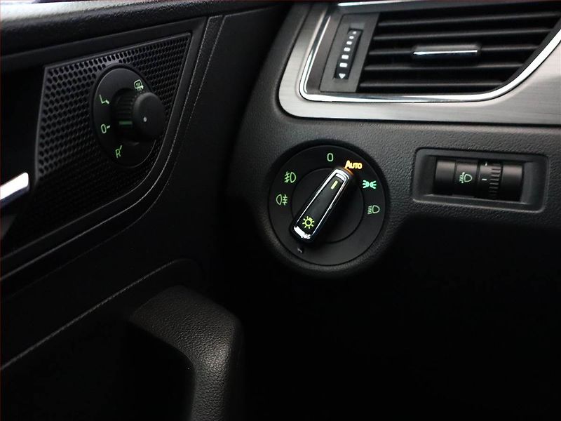 Škoda Rapid (2019) 1.0 TSI, Park. senzory - fotka 11 z 12