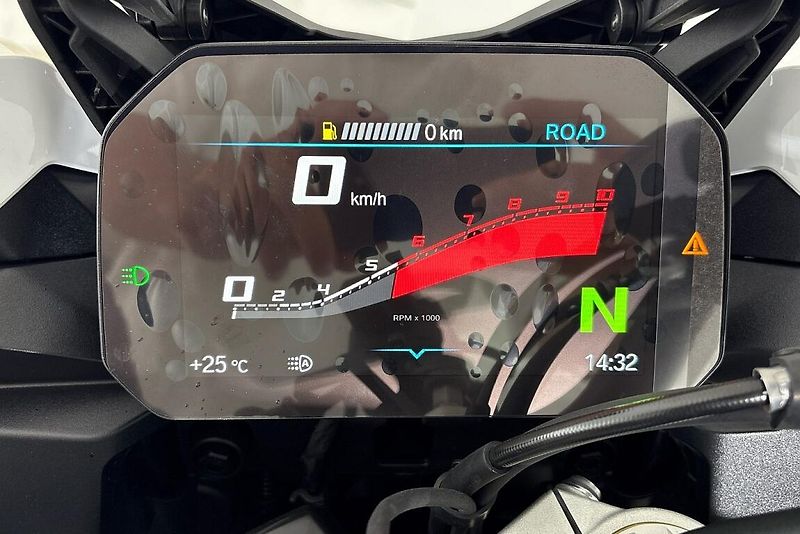 BMW MOTO F 900 XR - fotka 12 z 13