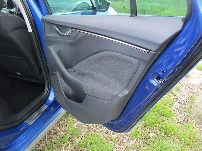 Škoda Kamiq 1.5TSi 110kW 7DSG STYLE PLUS - fotka 32 z 49
