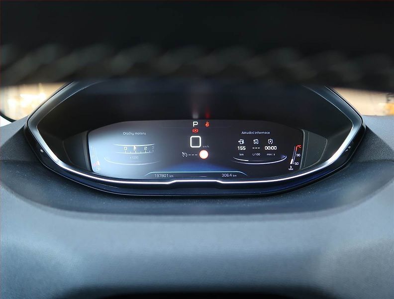 Peugeot 3008 (2018) 1.2 PureTech, Automat - fotka 11 z 19