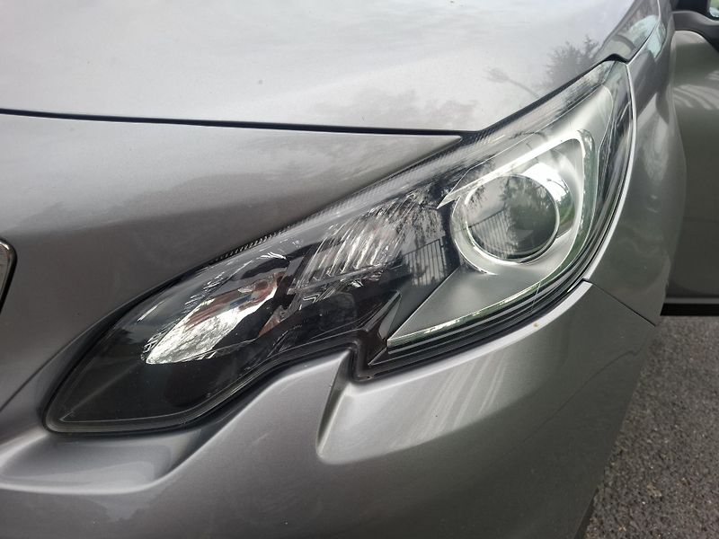 Peugeot 2008 (2019) Perfektni tech.stav - fotka 20 z 20