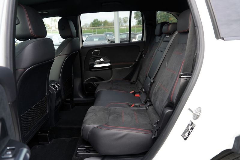 Mercedes-Benz GLB 250i 4Matic/AMG/AT/225 PS/Led - fotka 34 z 42