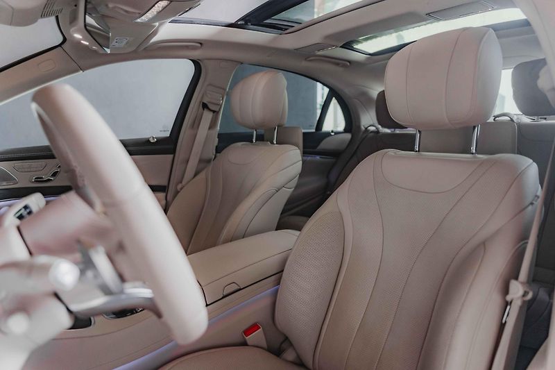 Mercedes-Benz Třídy S (2020) S400dL*AMG*HUD*2xLCD*R20 - fotka 12 z 16