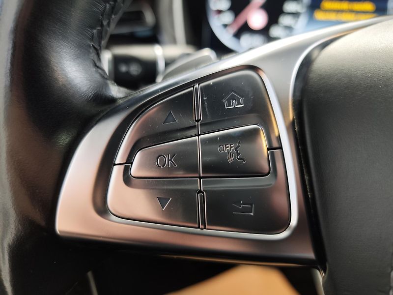 Mercedes-Benz Třídy S (2016) S 500 335kW 4MATIC ČR - fotka 12 z 25