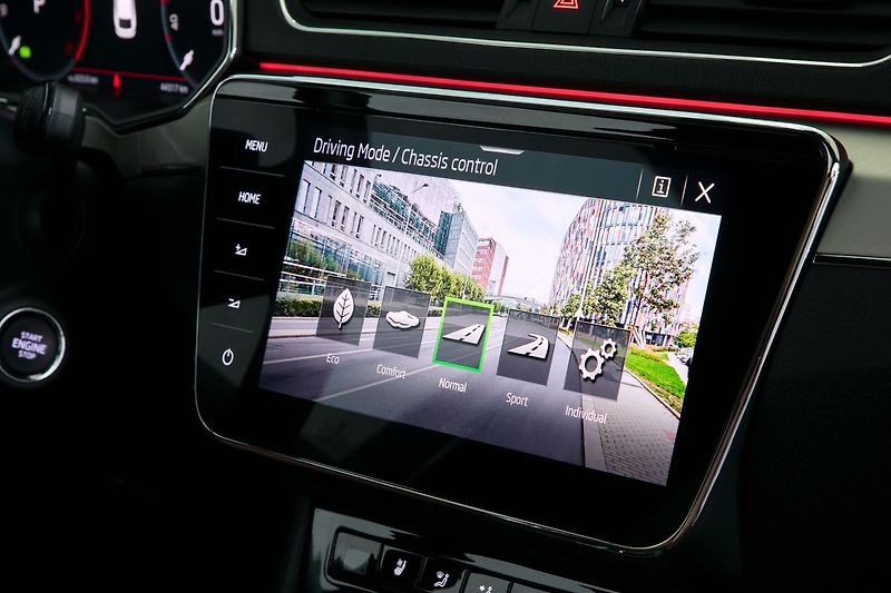 Škoda Superb 2.0TSI 206kW 4x4 L&K Max výbav - fotka 32 z 44