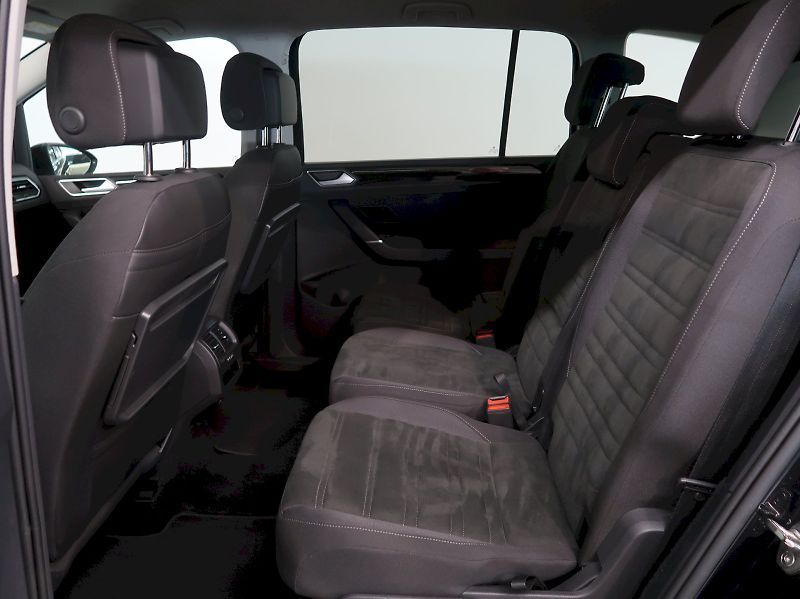 Volkswagen Touran (2023) HIGHLINE 2.0TDI 110KW DSG CZ - fotka 16 z 42
