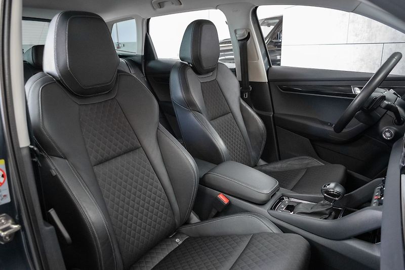 Škoda Karoq 1.5TSI DSG*STYLE+*KAMERA*ČR 1M - fotka 11 z 40