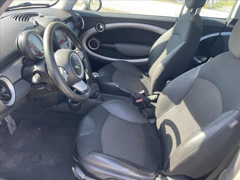 Mini Cooper S 1,6 i 16V 135kw S Panorama - fotka 7 z 35