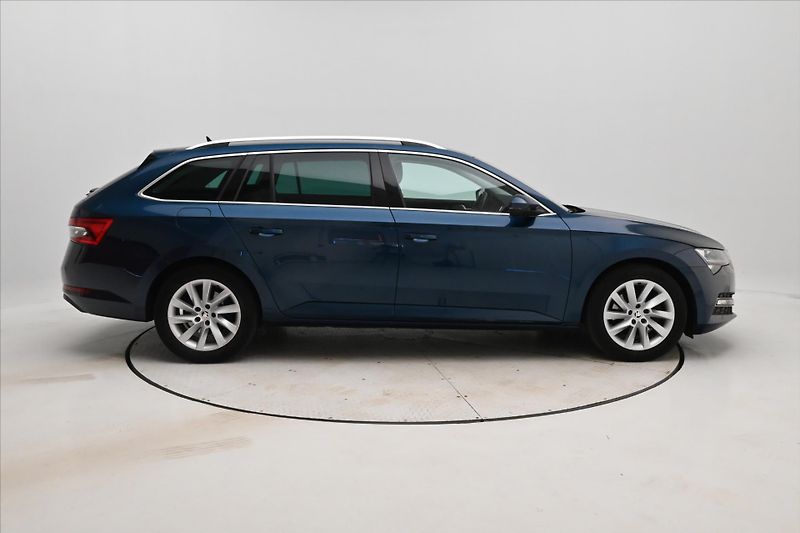 Škoda Superb 2,0 TDI 110kW DSG Style Záruka - fotka 4 z 32