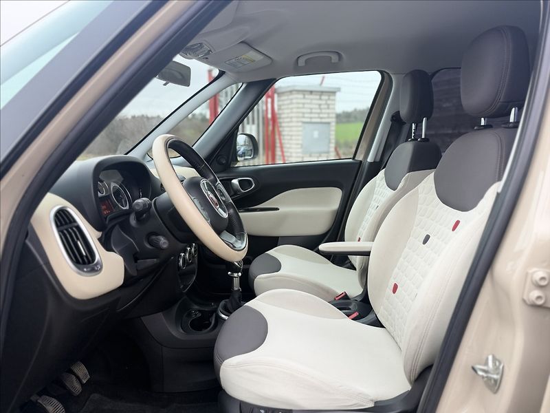 Fiat 500L i 77kW KLIMA - fotka 9 z 28