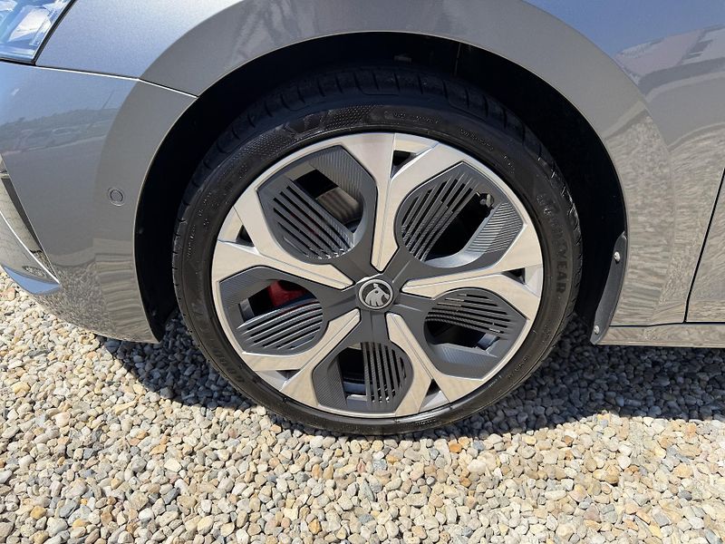 Škoda Octavia IV RS 2,0 TSi/195kW-REZERVACE - fotka 75 z 98