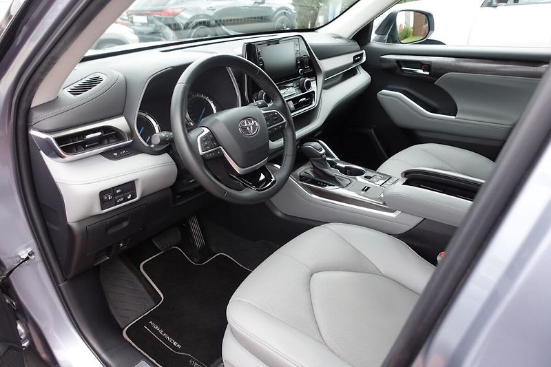 Toyota Highlander 2,5HSD Prestige 4x4 - fotka 13 z 34