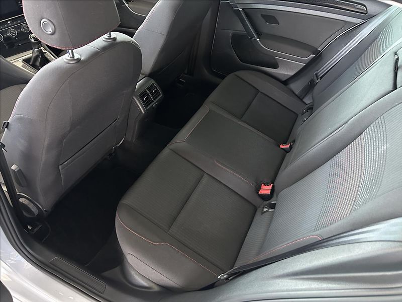 Volkswagen Golf 1,4   TSI 92kW,SOUND,SERVISKA - fotka 25 z 28