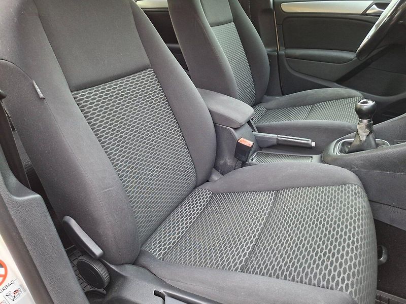 Volkswagen Golf (2011) 1.2TSI 63kW -NOVÉ ČR-S.KNIHA - fotka 17 z 38