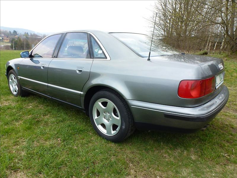 Audi A8 4,2 V8 Quattro 4x4 AUTOMAT - fotka 14 z 65