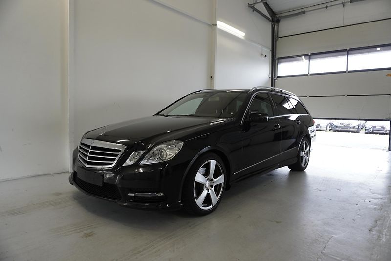 Mercedes-Benz Třídy E (2013) E200 CGI AUTOMAT - fotka 1 z 35