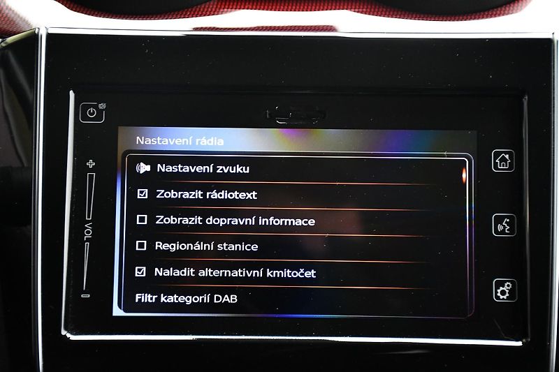 Suzuki Swift SPORT 1.4i BoosterJet 2xALU  - fotka 29 z 37