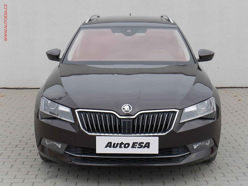 Škoda Superb (2017) 1.6TDi, Style, DSG, bixen - fotka 2 z 21