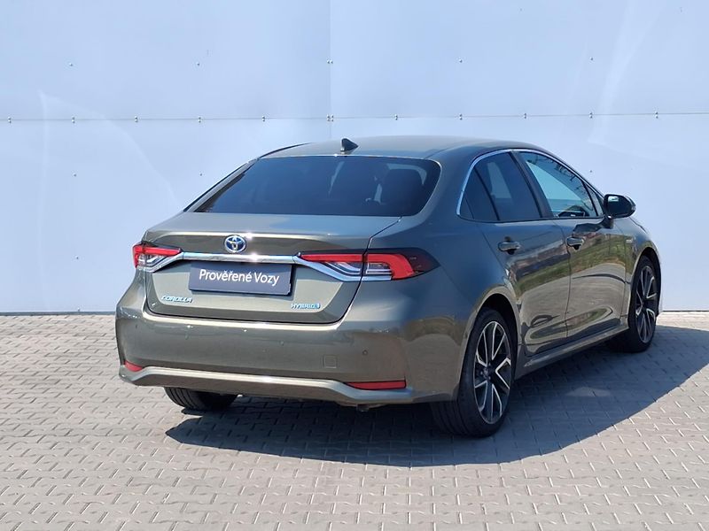 Toyota Corolla 1.8 HSD e-CVT Executive - fotka 2 z 27