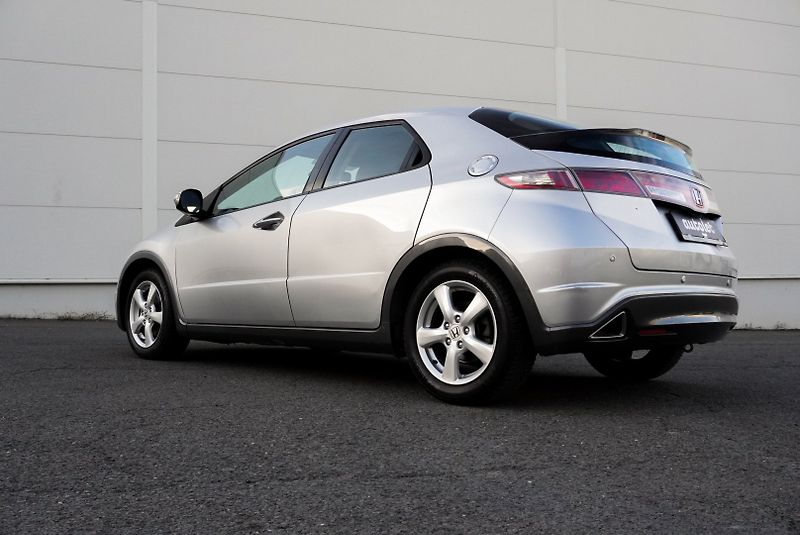 Honda Civic 1.4 i-Vtec ELEGANCE - fotka 7 z 21