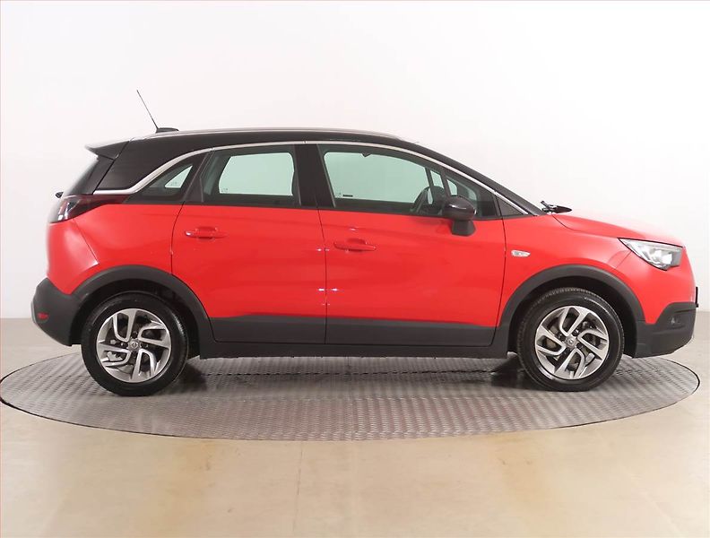 Opel Crossland X (2018) 1.2 Turbo, Tempomat - fotka 6 z 16