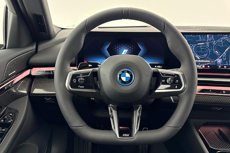 BMW i5 xDrive40 Touring - fotka 21 z 26