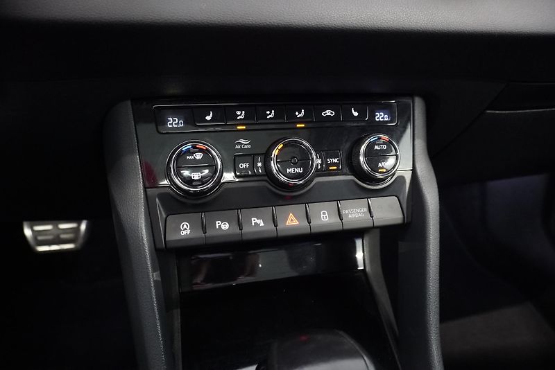 Škoda Karoq (2018) 1.5i 110 kW STYLE AUTOMAT - fotka 21 z 37