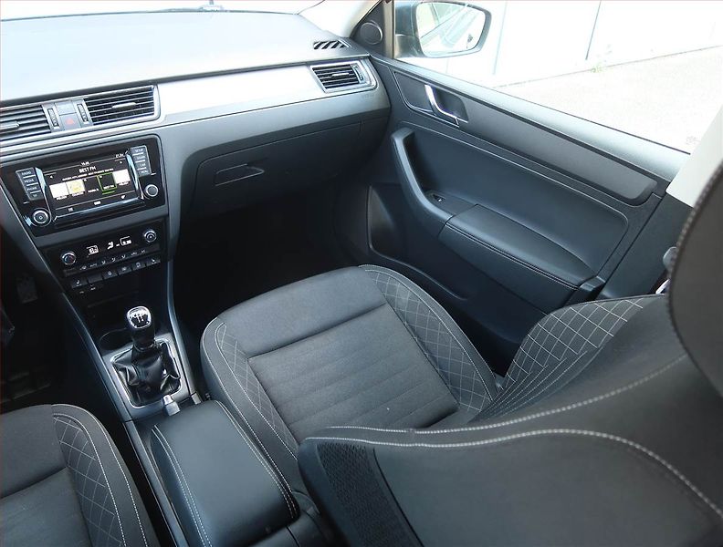 Škoda Rapid (2016) Style 1.2 TSI, Xenony - fotka 8 z 17