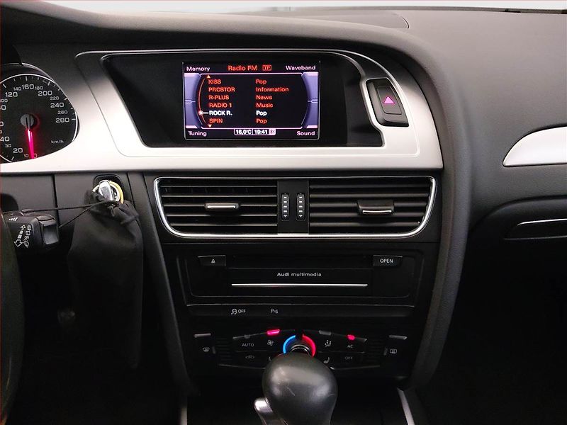Audi A4 (2011) Ambiente 2.0 TDI, Automat - fotka 12 z 17