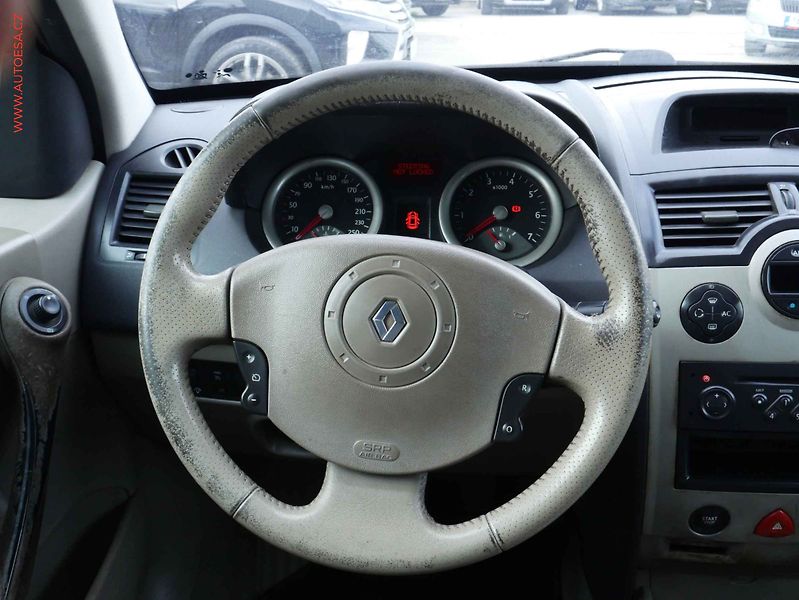 Renault Mégane (2003) 1.9 dCi, 1.maj, AC, TZ, park - fotka 13 z 15