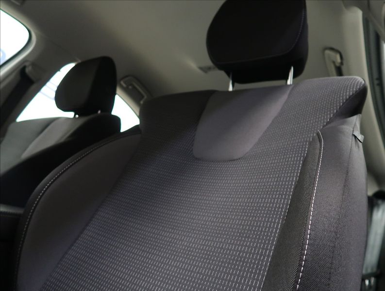 Škoda Octavia 2,0 TDI ČR 1 MAJITEL DPH - fotka 32 z 40