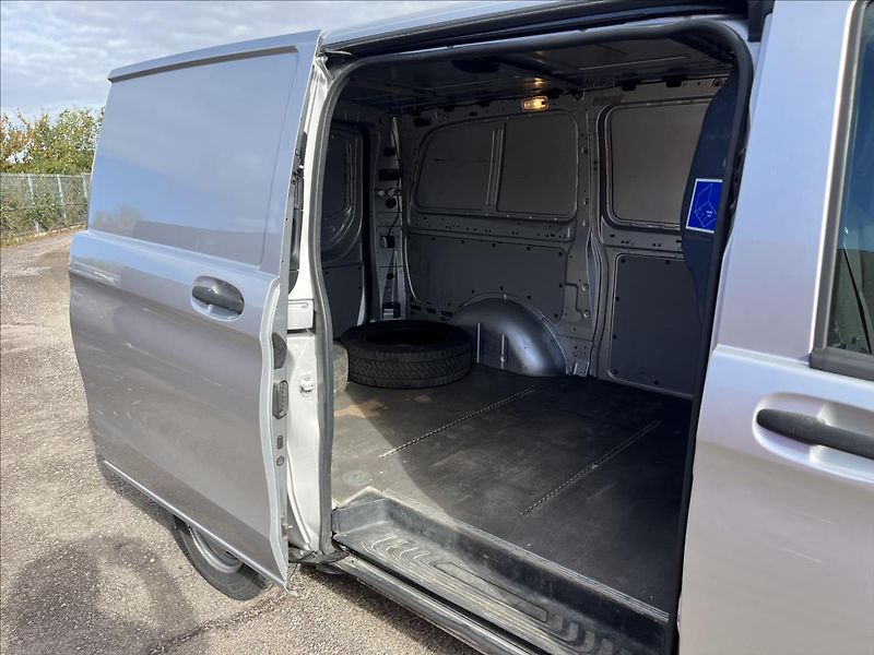 Mercedes-Benz Vito 1,8 110CDi LONG KLIMA ČR1M DPH - fotka 28 z 36