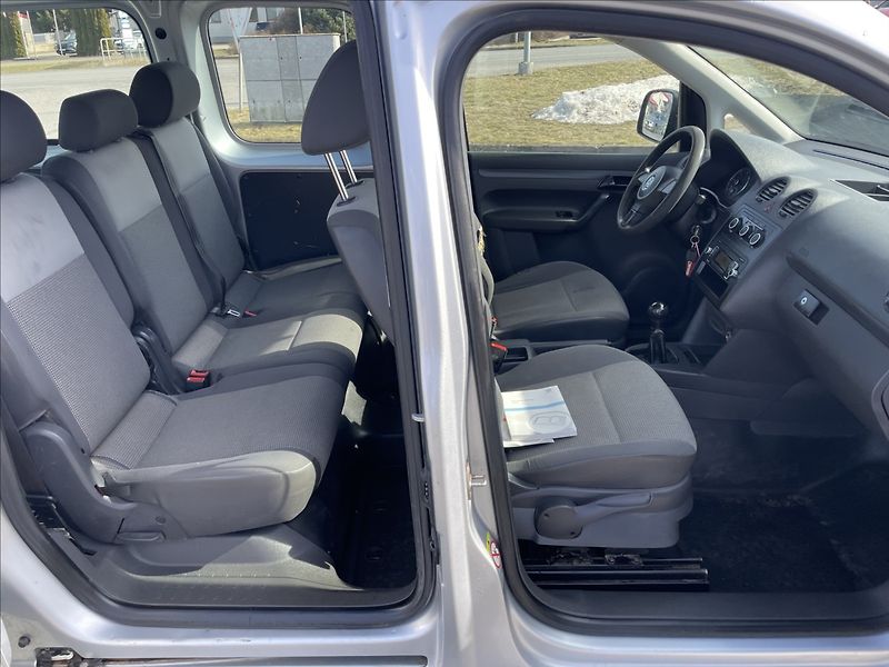 Volkswagen Caddy 1,6 TDi 75kw MAXI TAŽNÉ DPH po - fotka 9 z 31
