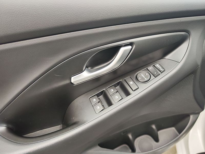 Hyundai i30 1.5 T-GDI/117kW N-Line DCT - fotka 29 z 32