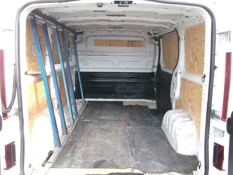 Renault Trafic (2017) 1,6dCi KLIMA TAŽNÉ 1.MAJ - fotka 12 z 26