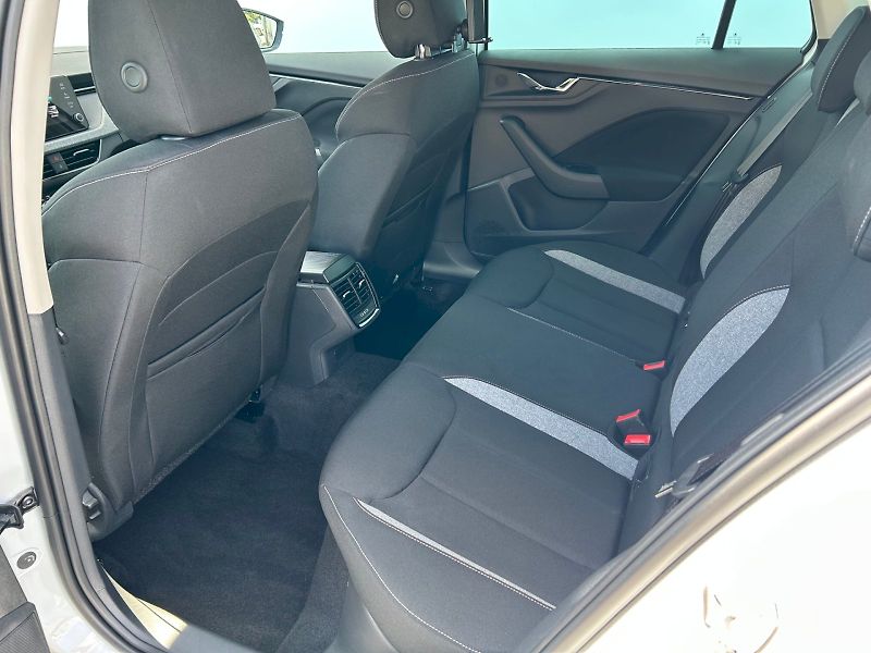 Škoda Scala (2025) Selection 1.0 TSI 85 kW - fotka 30 z 35