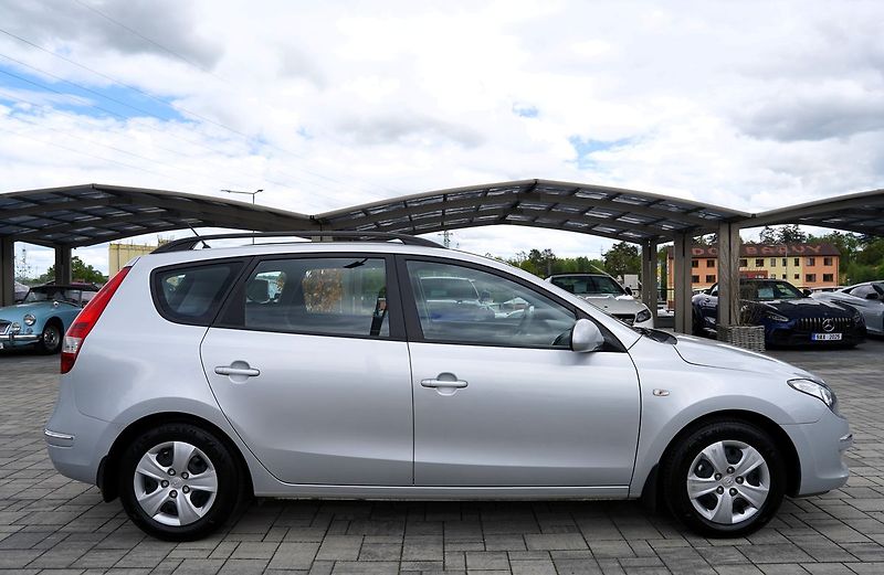 Hyundai i30 1.6 CRDI-16V/90 PS/ČR - fotka 7 z 38