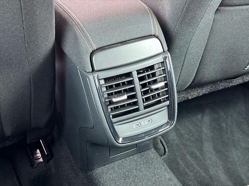 Škoda Kamiq 1,0 TSi 81kW STYLE PLUS - fotka 21 z 25