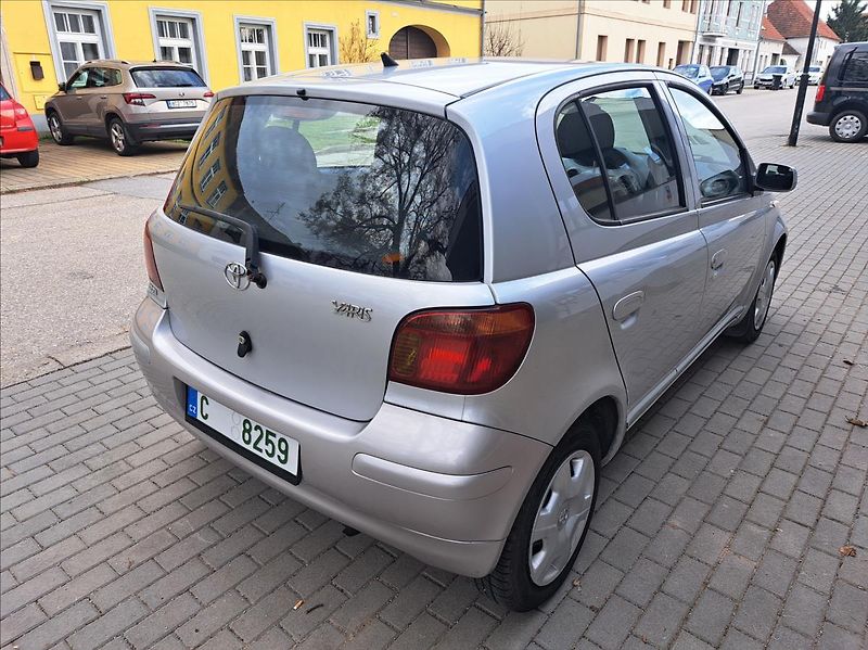 Toyota Yaris 1,4 D-4D - fotka 10 z 39