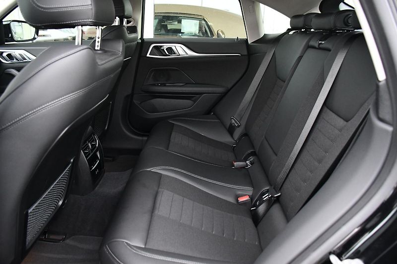 BMW i4 eDrive40 97%SoH - fotka 20 z 38