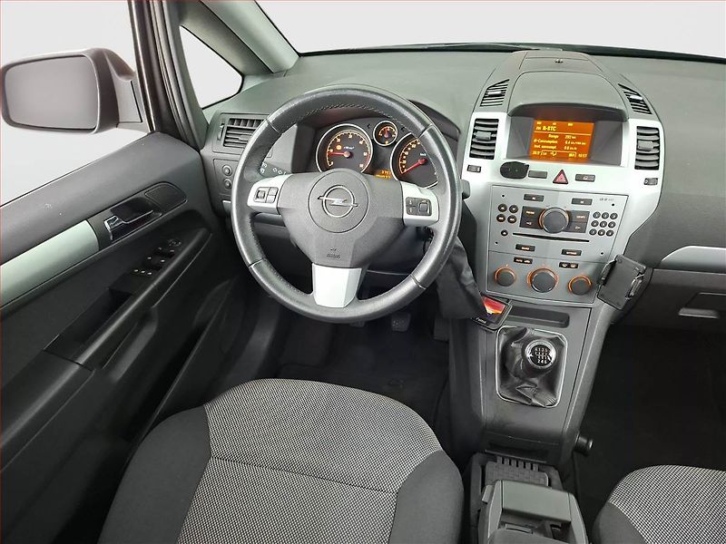 Opel Zafira (2013) 1.7 CDTI, 7 míst, nová STK - fotka 7 z 16